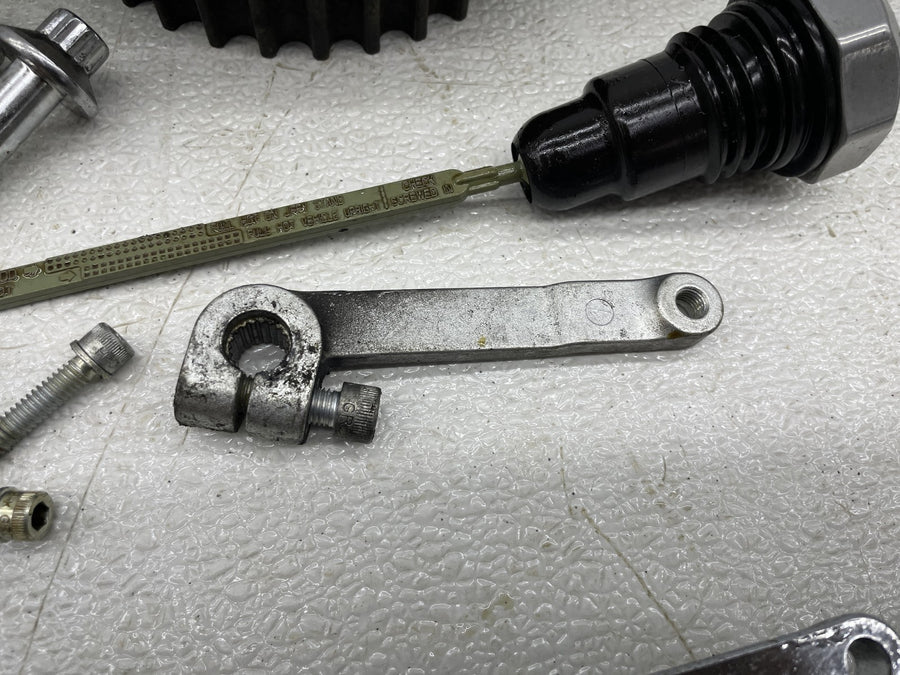 07-11 HARLEY-DAVIDSON ROAD KING CLASSIC TWIN CAM 96CI ENGINE PARTS HARDWARE LOT