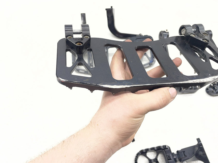 17-23 HARLEY-DAVIDSON STREET GLIDE SPECIAL FLHXS FOOTPEGS SET FLOORBOARDS PEDALS