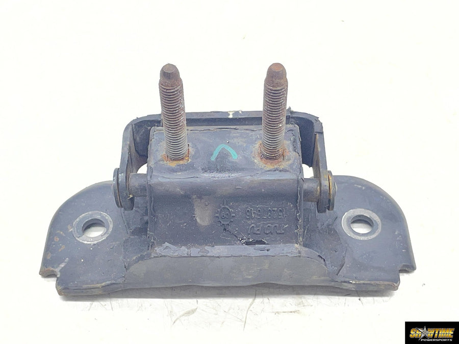 19 POLARIS SLINGSHOT SL TRANSMISSION MOUNT BRACKET 15287646