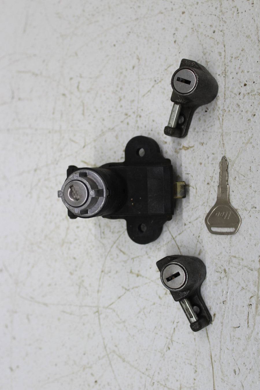 1987 KAWASAKI NINJA 500 EX500A IGNITION LOCK KEY SET W/ SEAT LOCK