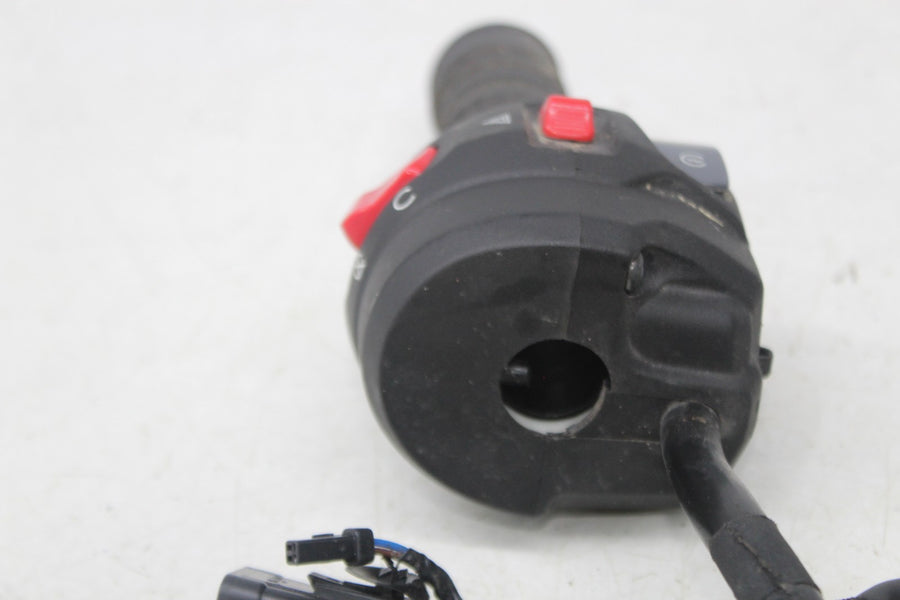 24-25 TRIUMPH SPEED 400 RIGHT CLIP ON HANDLE KILL OFF START SWITCH SWITCHES