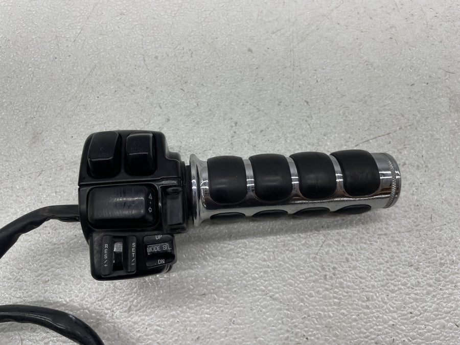 07-11 HARLEY-DAVIDSON STREET GLIDE FLHX RIGHT CONTROL SWITCH