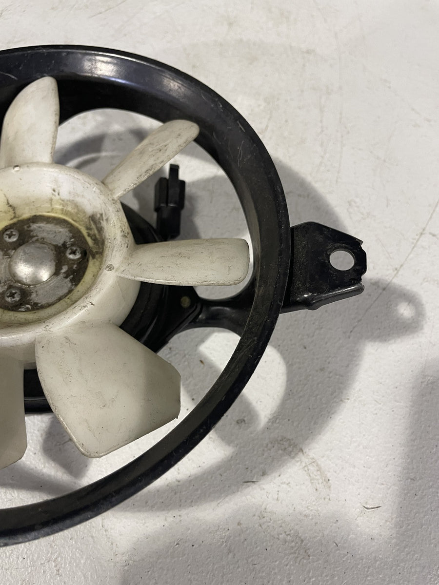 99-04 TRIUMPH SPRINT ST 955 ENGINE RADIATOR COOLING FAN