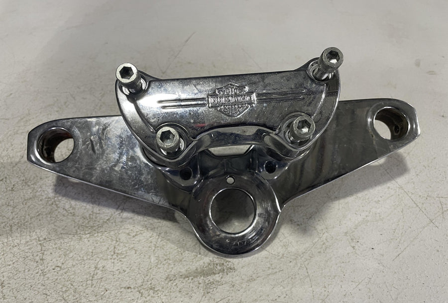 01-06 HARLEY-DAVIDSON SOFTAIL STANDARD FXSTI FORKS UPPER TRIPLE TREE CLAMP