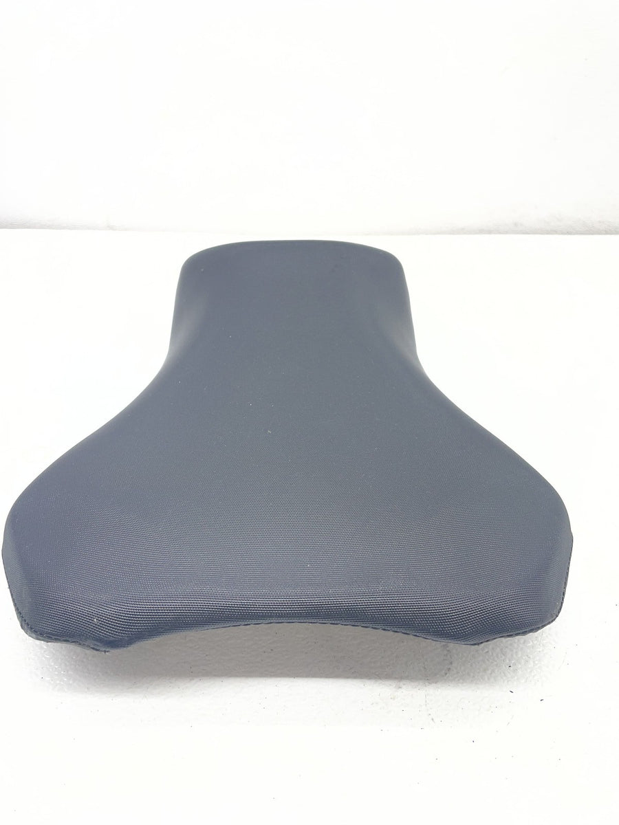 11-26 SUZUKI GSXR 600 750 FRONT REAR PASSENGER DRIVERS SEAT PAD SET