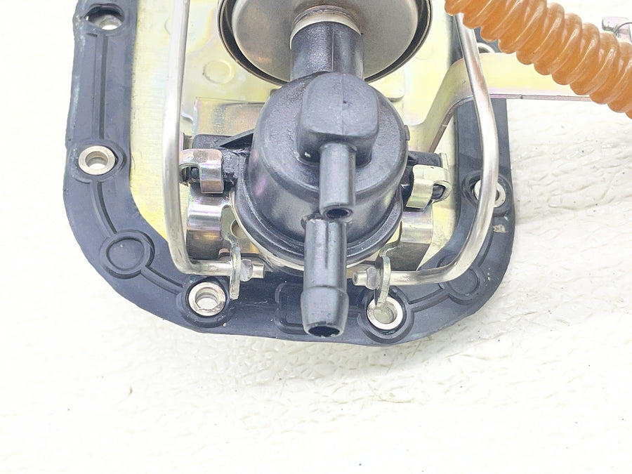 07-09 HARLEY-DAVIDSON SOFTAIL NIGHT TRAIN FXSTB FUEL GAS PUMP 75132-06