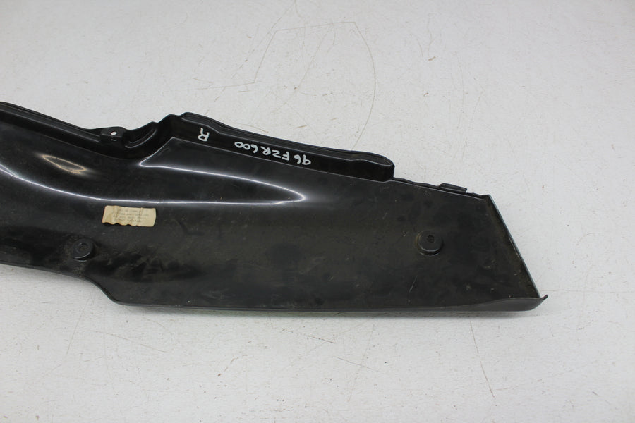 96 YAMAHA FZR600 RIGHT REAR BACK TAIL FAIRING COWL SHROUD