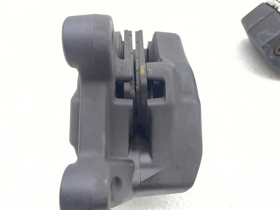 13 HARLEY-DAVIDSON ROAD GLIDE CVO CUSTOM RIGHT LEFT FRONT BRAKE CALIPERS PAIR