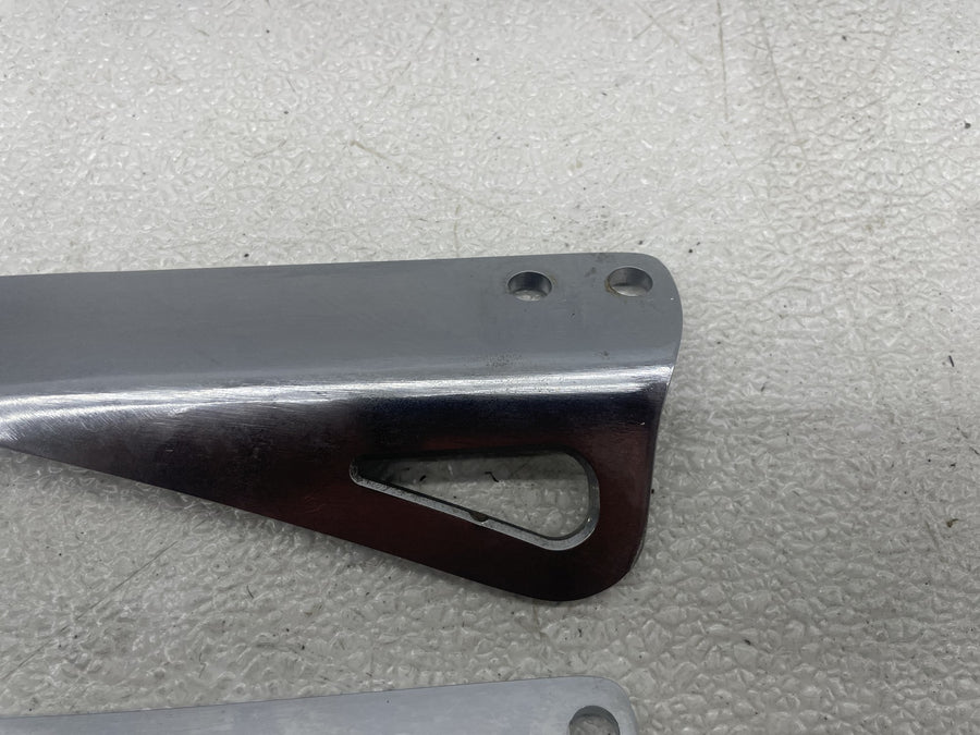 07-11 HARLEY-DAVIDSON ELECTRA GLIDE CLASSIC FLHTC WINDSHIELD MOUNT BRACKETS PAIR