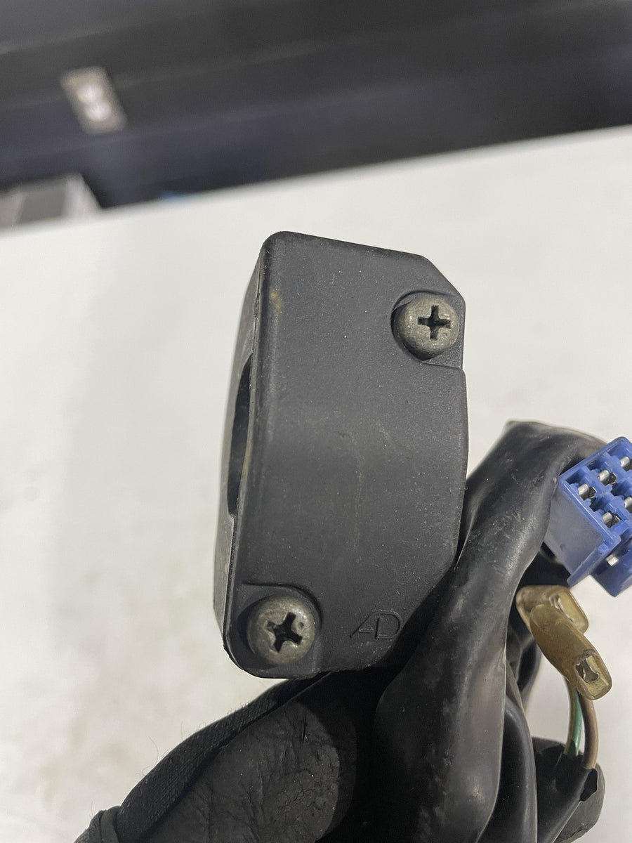 07-08 YAMAHA YZF R1 RIGHT CONTROL KILL OFF START SIGNAL SWITCH 4C8-83975-00-00