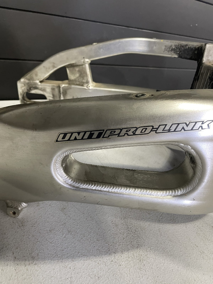 06-07 HONDA CBR1000RR REAR SWINGARM BACK SUSPENSION SWING ARM 52200-MEL-D30