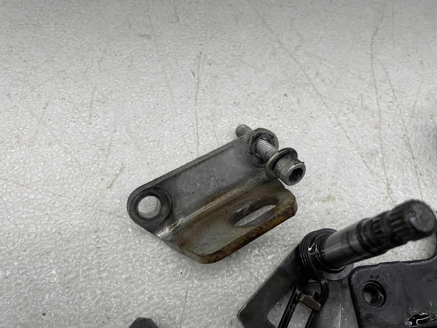 07-11 HARLEY-DAVIDSON ROAD KING CLASSIC TWIN CAM 96CI ENGINE PARTS HARDWARE LOT