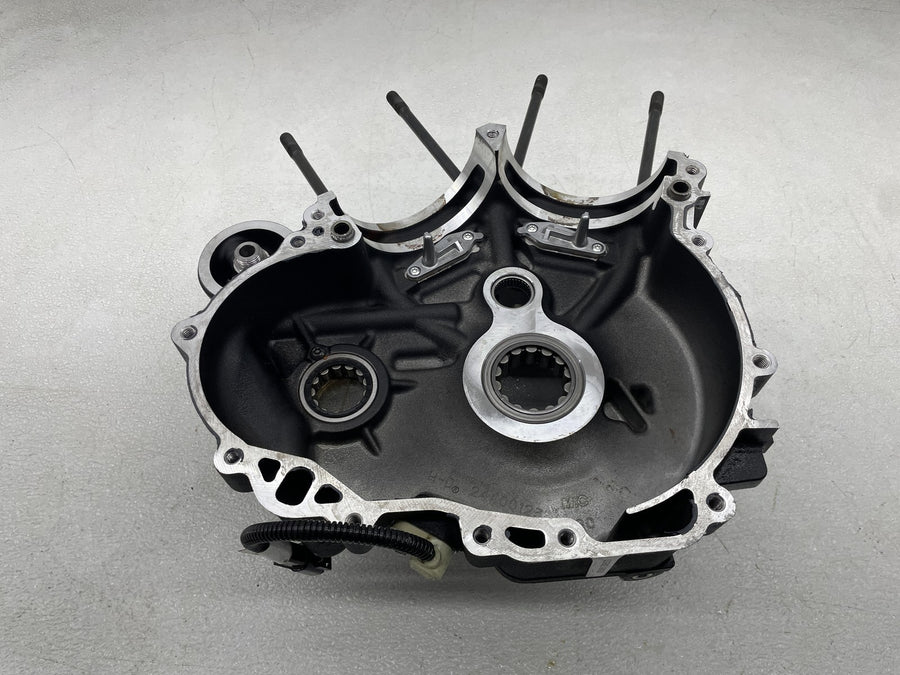 24-26 HARLEY-DAVIDSON STREET GLIDE FLHX M8 117CI ENGINE RIGHT CRANKCASE HOUSING