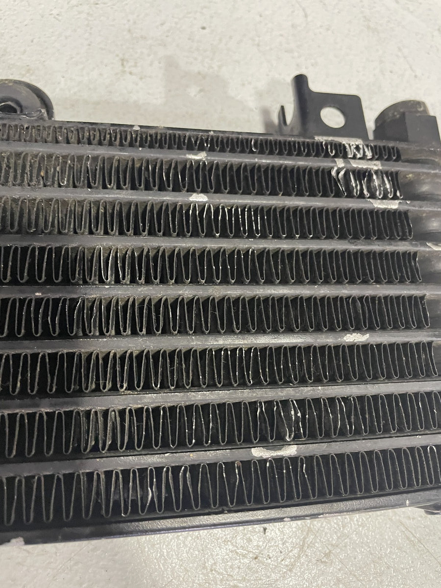 99-04 TRIUMPH SPRINT ST 955 ENGINE MOTOR OIL COOLER T2101515