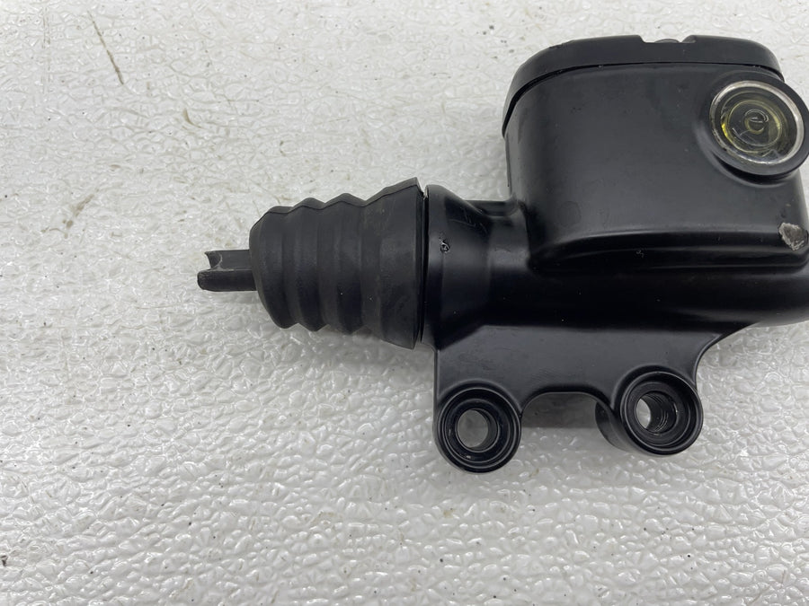 24-26 HARLEY-DAVIDSON STREET GLIDE FLHX REAR BACK BRAKE MASTER CYLINDER