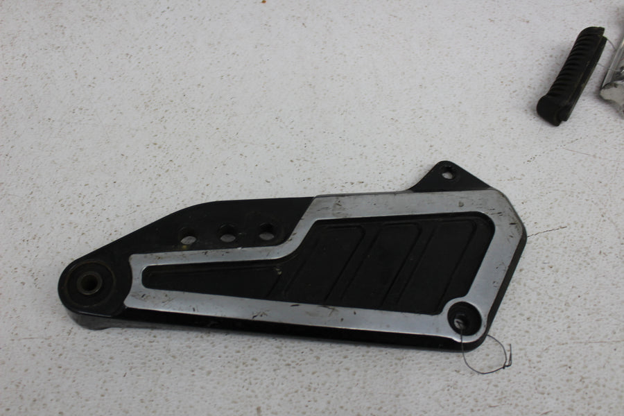YAMAHA PEG & BRACKET PART LOT