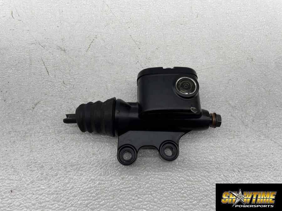 24-26 HARLEY-DAVIDSON STREET GLIDE FLHX REAR BACK BRAKE MASTER CYLINDER
