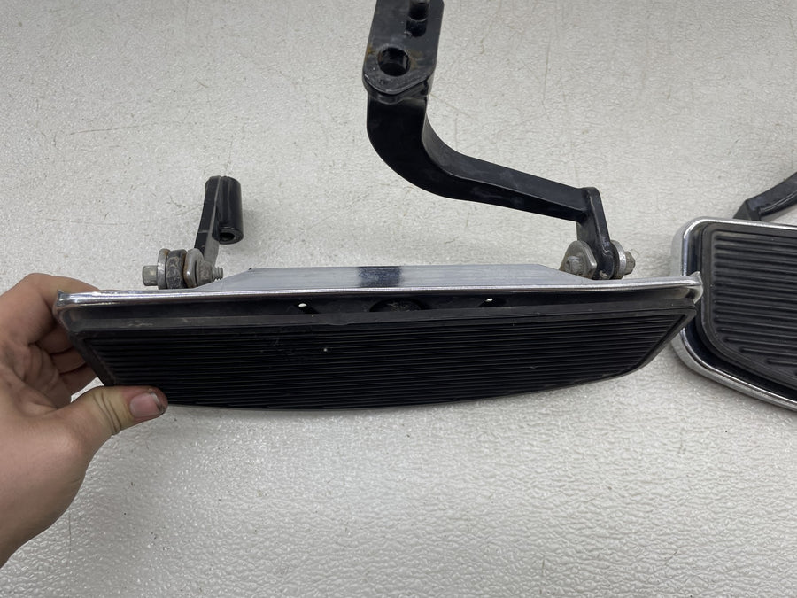 07-11 HARLEY-DAVIDSON ELECTRA GLIDE ULTRA CLASSIC FRONT FLOORBOARDS SET PAIR