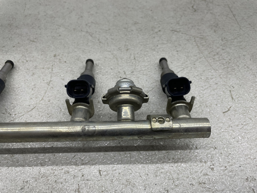 06-15 YAMAHA FZ1 FUEL INJECTORS W/ RAIL