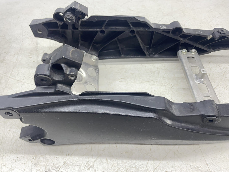 11-26 SUZUKI GSXR600 GSXR750 REAR SUBFRAME SUB FRAME STRAIGHT 41221-14J00-YUG