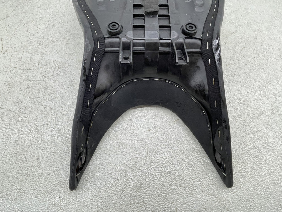 21-24 DUCATI SUPERSPORT 950 S FRONT DRIVERS SEAT PAD SADDLE PILLION