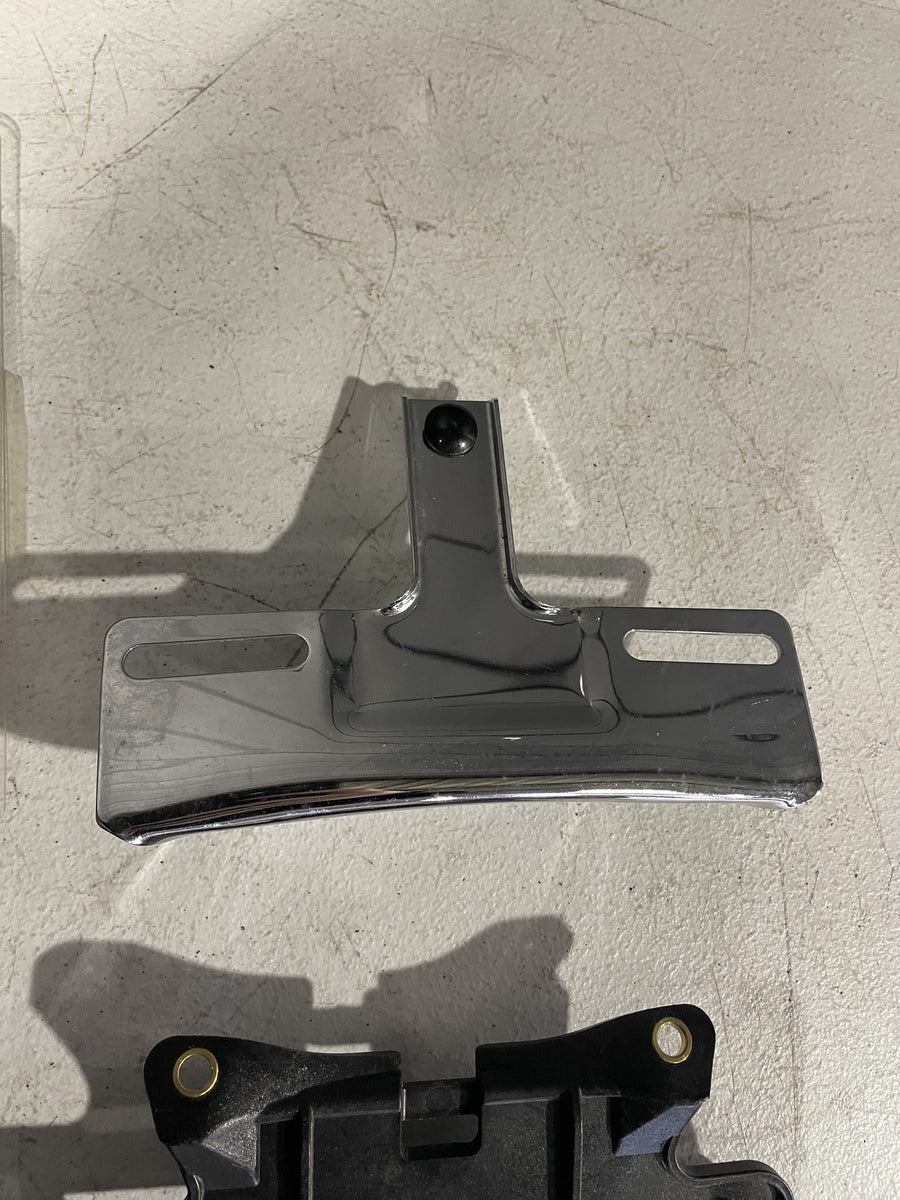 HARLEY-DAVIDSON DYNA SOFTAIL ELECTRA GLIDE CVO REAR LICENSE PLATE MOUNT LOT