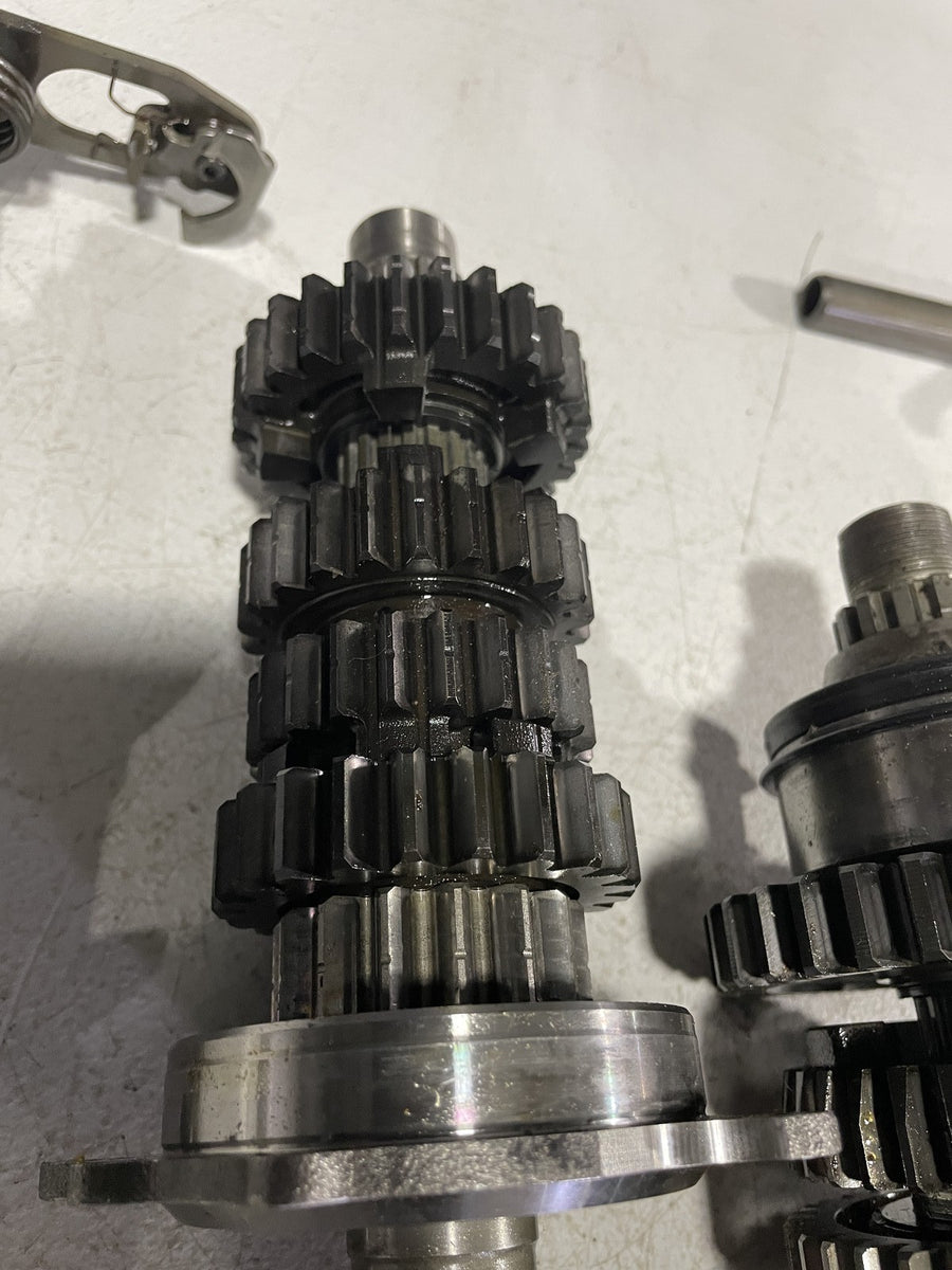 09-14 YAMAHA YZF R1 ENGINE TRANSMISSION GEARS OUTPUT MAIN SHAFT