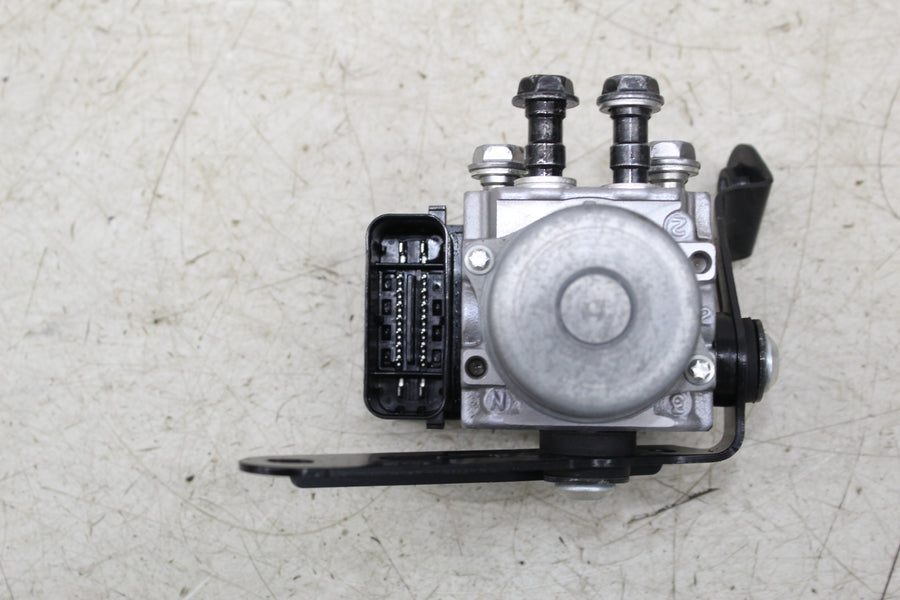 24 KAWASAKI NINJA ZX4R ABS PUMP UNIT MODULE
