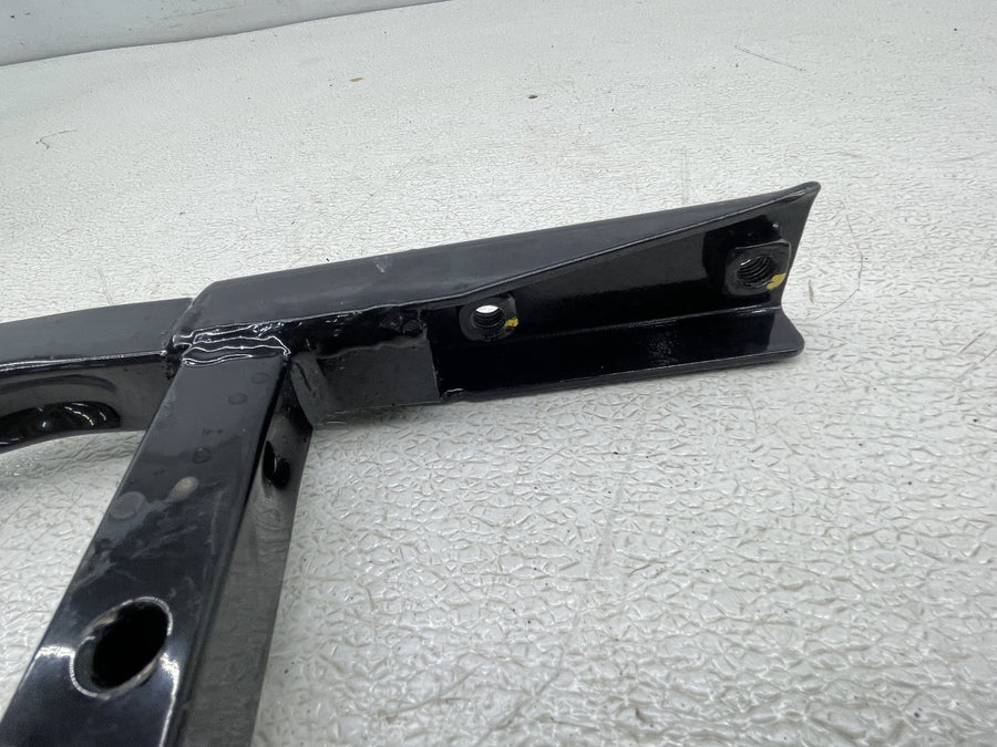 19 POLARIS SLINGSHOT SL RIGHT PASSENGER LOWER SEAT BASE MOUNT BACK REST FRAME
