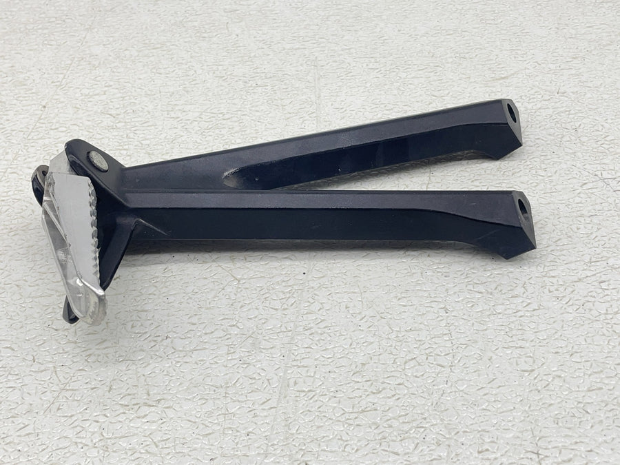 11-26 SUZUKI GSXR600 GSXR750 REAR BACK PASSENGER PEG SET PAIR