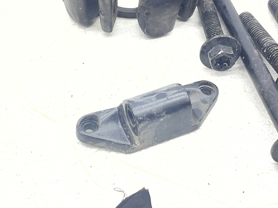 25-26 HARLEY-DAVIDSON NIGHTSTER RH975 PARTS HARDWARE FILTER COVER CUSH HORN