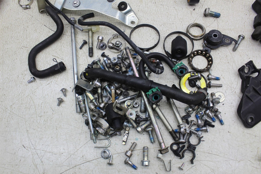 11-24 SUZUKI GSXR 750 GSXR750 PARTS HARDWARE NUTS BOLTS SPROCKET TANK KICKSTAND