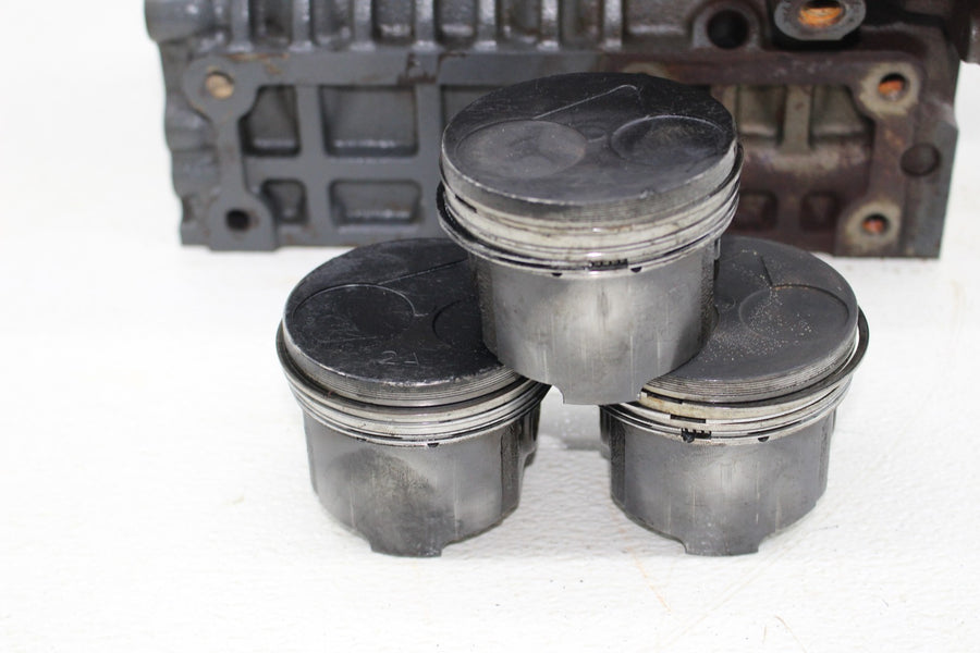 04-10 KUBOTA RTV900 ENGINE MOTOR CRANK CASE CASES CYLINDERS PISTONS