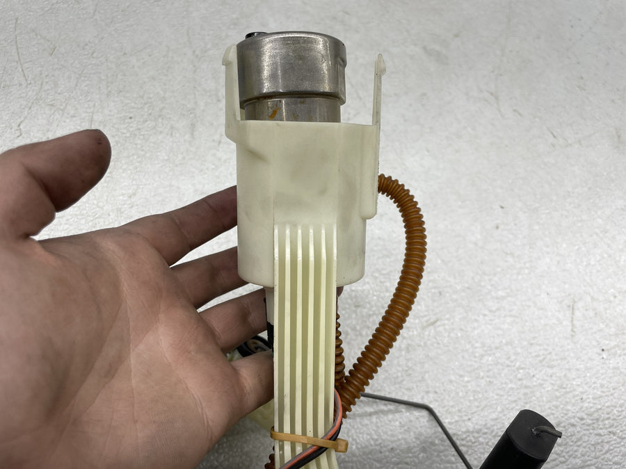 07-11 HARLEY-DAVIDSON ELECTRA GLIDE ULTRA CLASSIC FLHTCU FUEL GAS PUMP