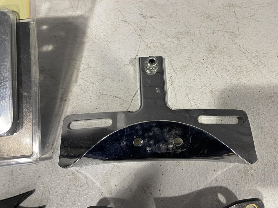 HARLEY-DAVIDSON DYNA SOFTAIL ELECTRA GLIDE CVO REAR LICENSE PLATE MOUNT LOT