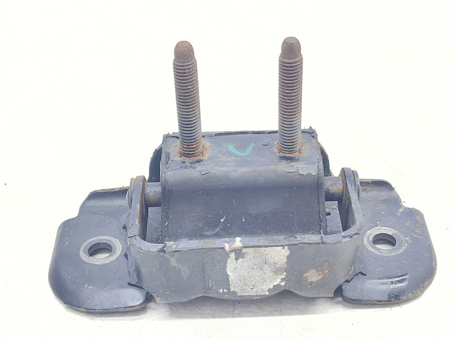 19 POLARIS SLINGSHOT SL TRANSMISSION MOUNT BRACKET 15287646