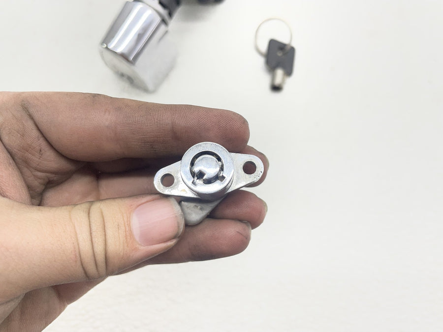12-16 HARLEY-DAVIDSON ELECTRA GLIDE ULTRA CLASSIC FLHTCU IGNITION LOCK W/ KEY