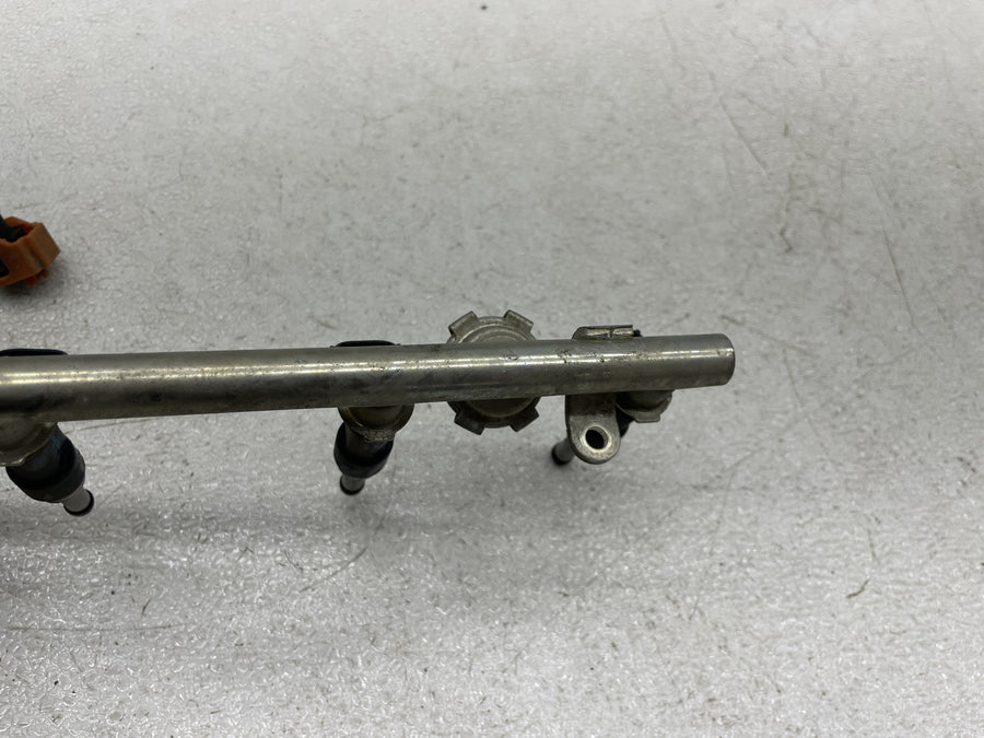 06-15 YAMAHA FZ1 FUEL INJECTORS W/ RAIL