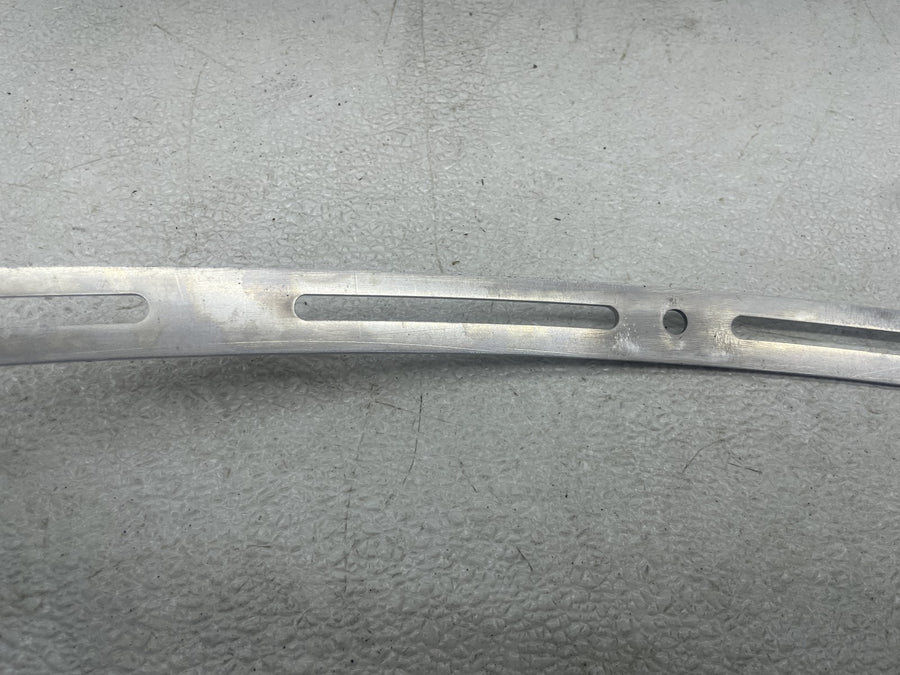 07-11 HARLEY-DAVIDSON ELECTRA GLIDE CLASSIC FLHTC WINDSHIELD MOUNT BRACKET TRIM