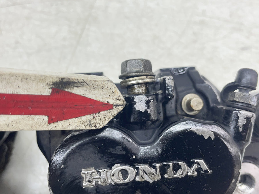83 HONDA SHADOW 750 VT750 RIGHT LEFT FRONT BRAKE CALIPER SET PAIR CALIPERS