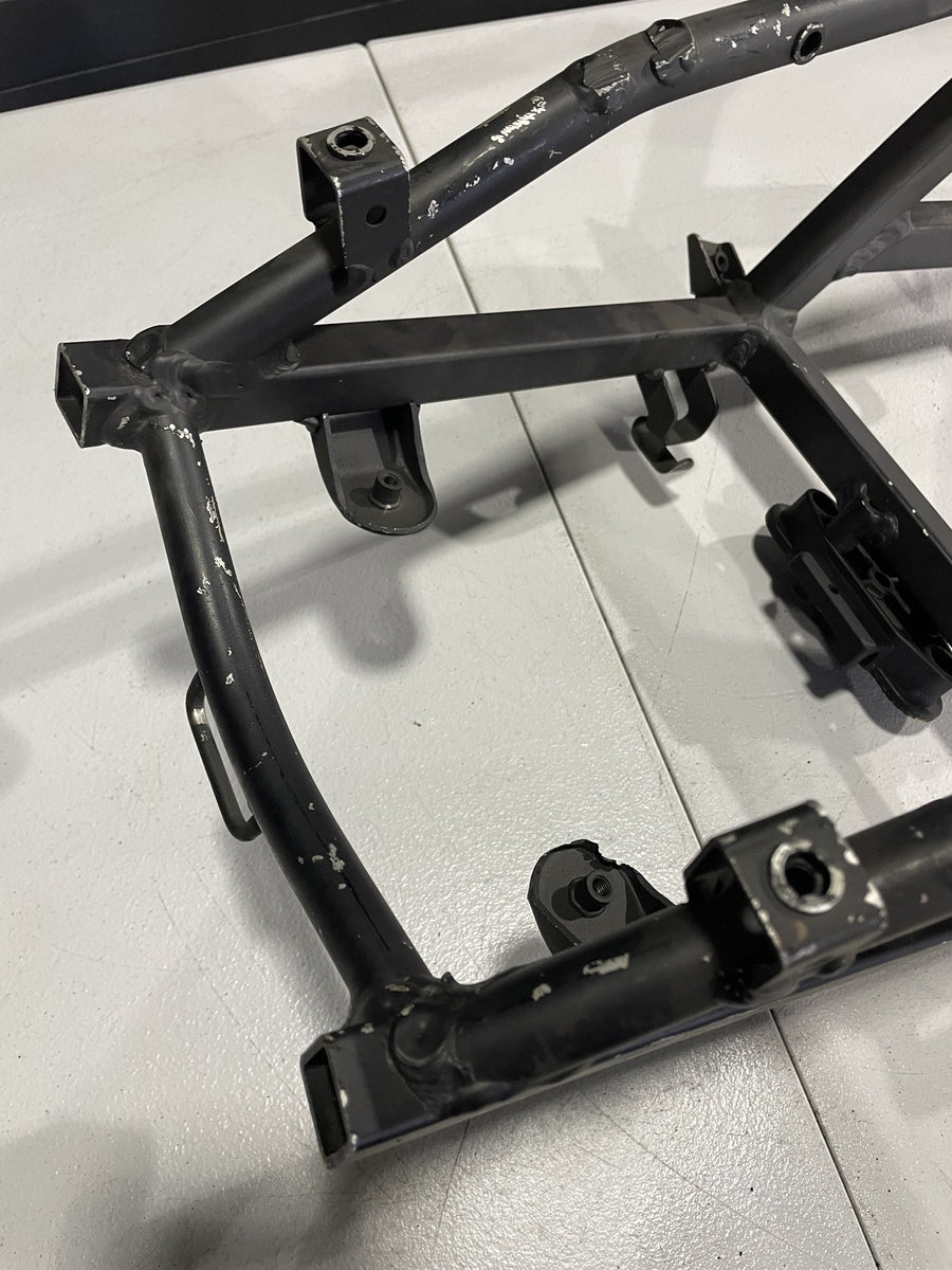01-05 SUZUKI GSXR600 GSXR750 01-02 GSXR1000 REAR BACK TAIL SUBFRAME SUB FRAME