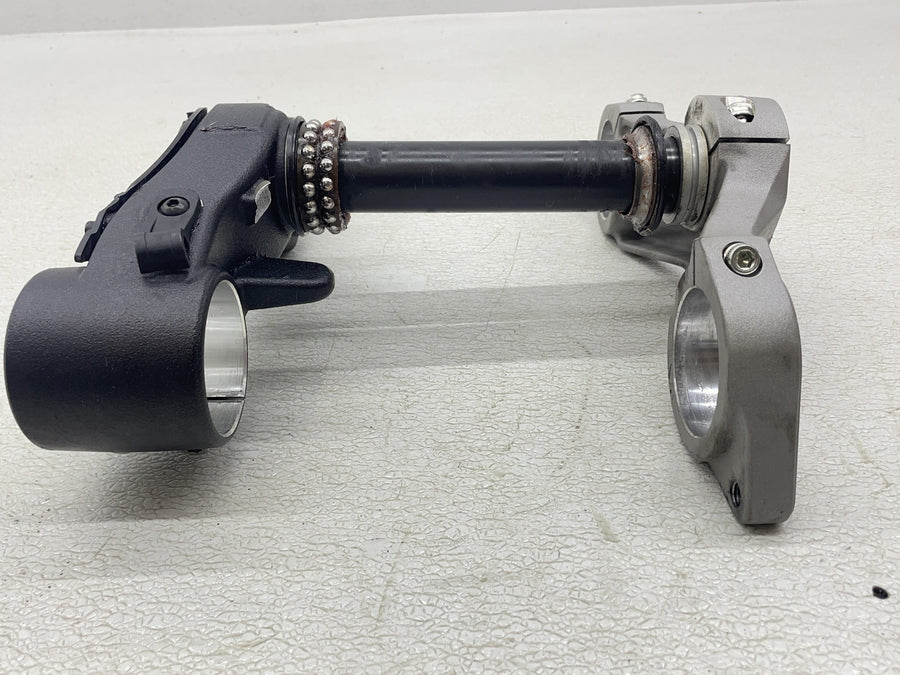 21-24 DUCATI SUPERSPORT 950 S FRONT FORKS CLAMP LOWER TRIPLE TREE STEM