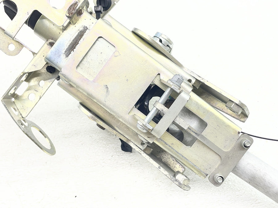 19 POLARIS SLINGSHOT SL STEERING COLUMN BRACKET
