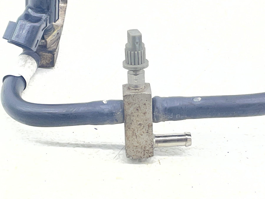 04-06 VICTORY KINGPIN MAIN PRIMARY GAS FUEL INJECTORS RAIL 2520207