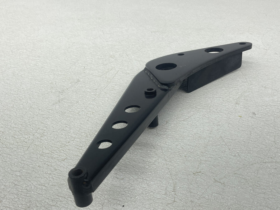 2012 SUZUKI BOULEVARD M109R LEFT RIGHT REAR BACK FENDER SUPPORT BRACKET MOUNTS