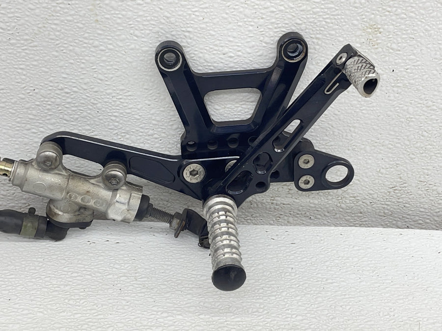 00-01 HONDA RVT1000R RC51 AFTER MARKET REARSET REAR FOOT PEGS SET BRAKE MASTER