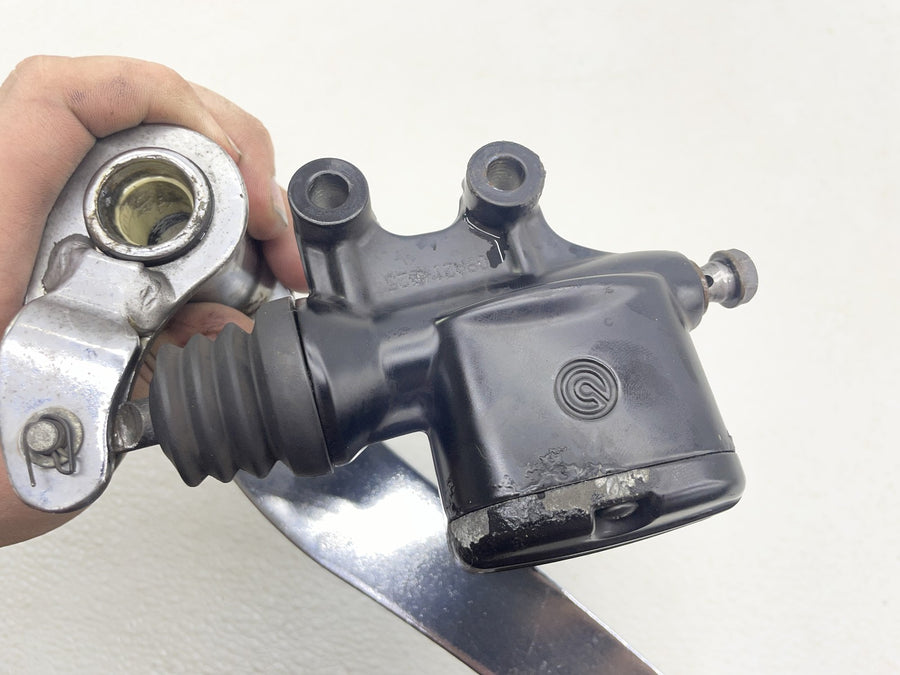 07-11 HARLEY-DAVIDSON STREET GLIDE FLHX REAR BACK BRAKE MASTER CYLINDER