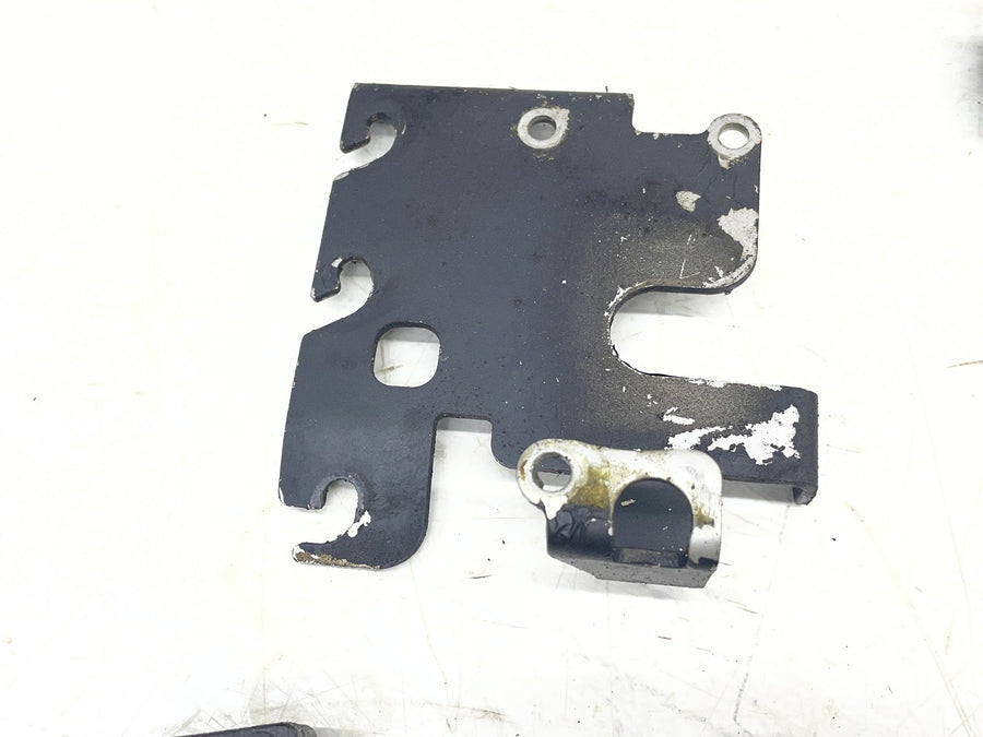 00-01 YAMAHA WAVERUNNER XL800 ENGINE PARTS HARDWARE FLYWHEEL MOUNT BRACKET BOLTS