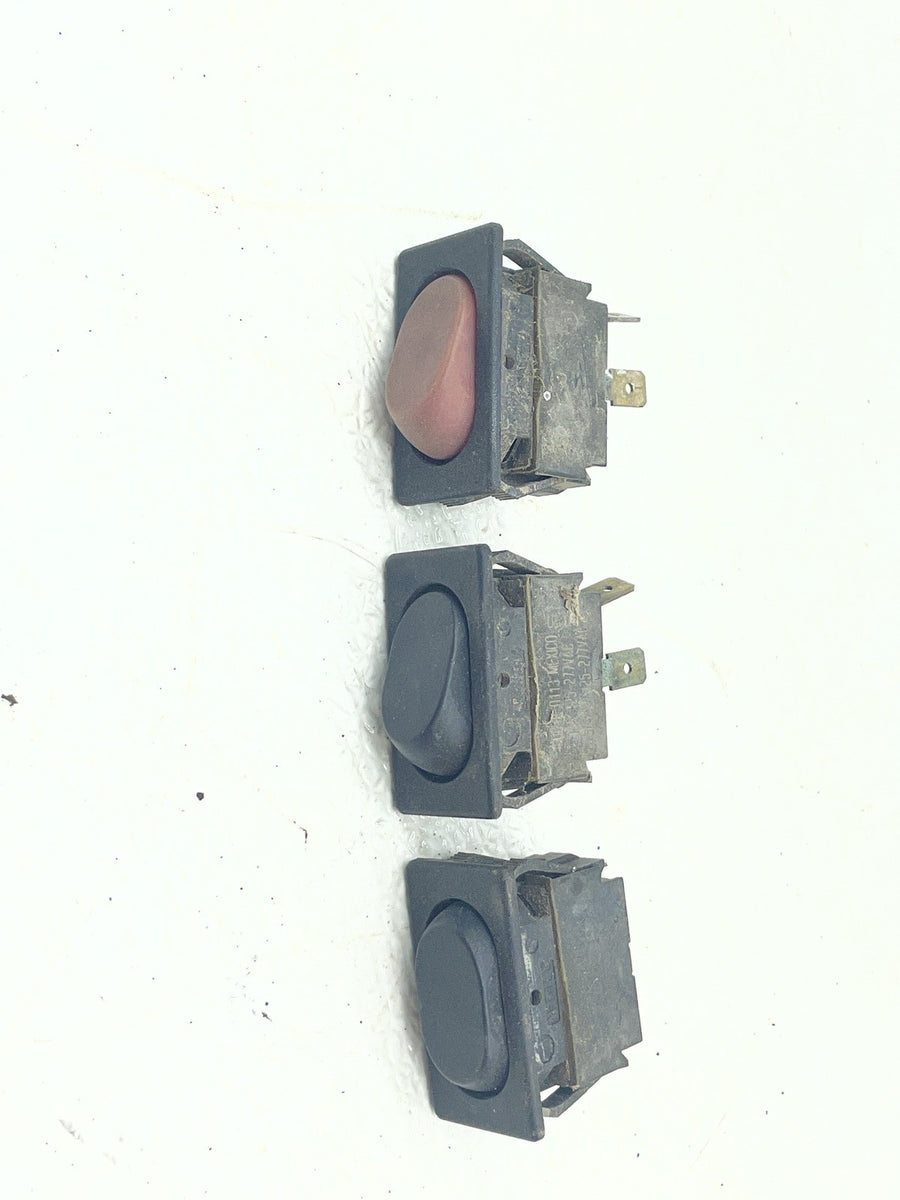04-10 KUBOTA RTV900 UPPER DASH CONTROL SWITCH SWITCHES