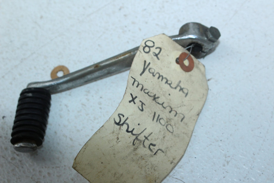 YAMAHA BRAKE & SHIFT LEVER LOT
